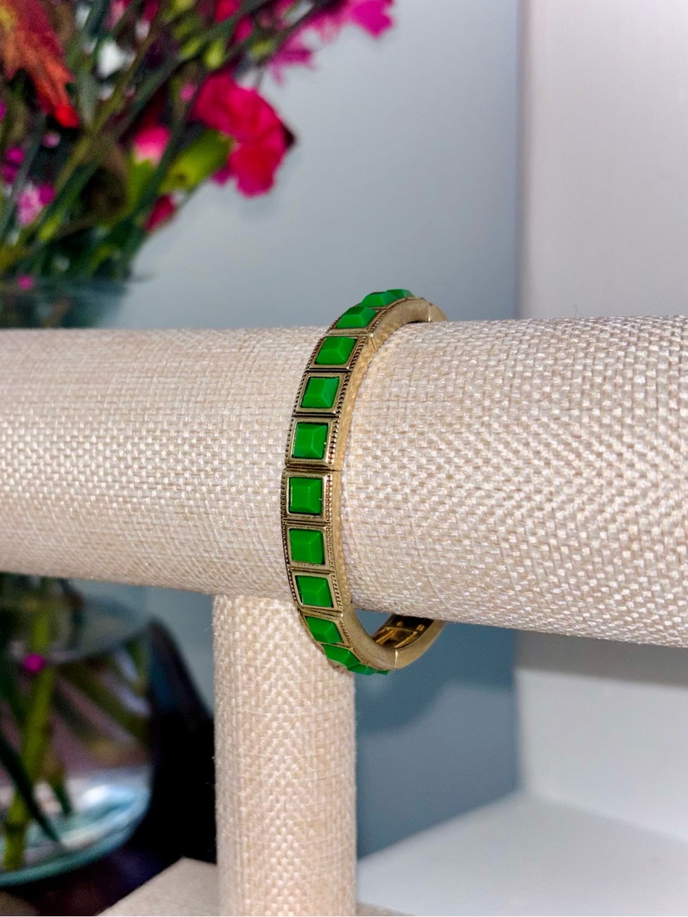 Art Deco Inspired Stretch Bracelet Resort Chic - Picture 4 of 5